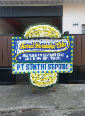 Papan Bunga Duka di Sangkapura
