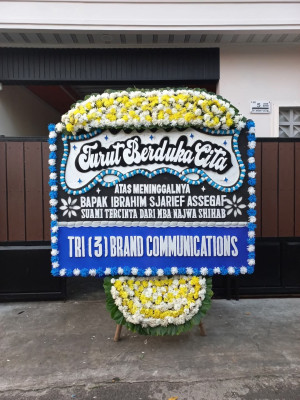 Papan Bunga Duka di Sangkapura